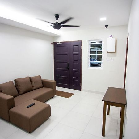 Hom2Rex Kuching Homestay Taman Timberland Экстерьер фото